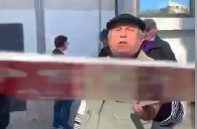 O jurnalista a fost agresata de sustinatorii PSD la mitingul din Iasi/ VIDEO