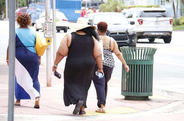 Persoanele care sufera de obezitate simt mai putin gustul alimentelor