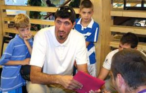 Ghita Muresan face zilnic injectii impotriva gigantismului