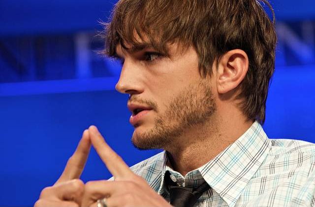[FOTO] Prima imagine cu Ashton Kutcher in rolul lui Steve Jobs