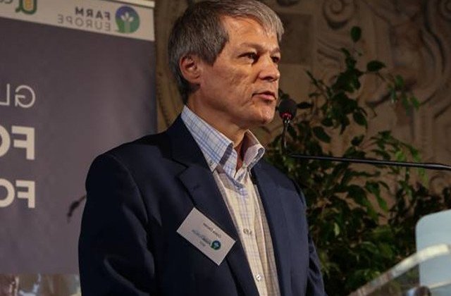 Ciolos: Daca nominalizezi in fruntea Guvernului toate marionetele unuia ca Dragnea, tu, ca presedinte, trebuie sa iti asumi responsabilitatea pentru nominalizare