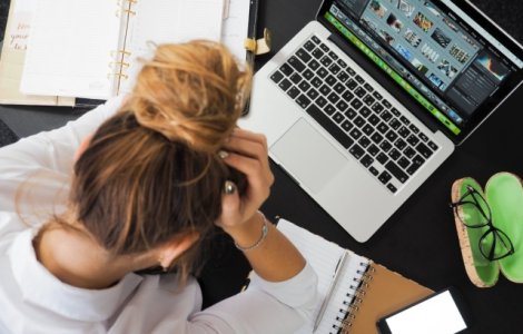  Top  10 lucruri pe care le fac inconstient cei ce sufera de anxietate