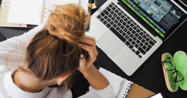  Top  10 lucruri pe care le fac inconstient cei ce sufera de anxietate