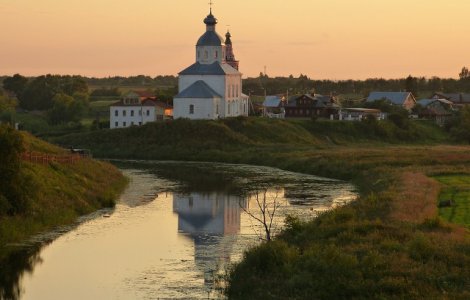 Barometrul de Opinie Publica: Armata, Biserica si Academia, in topul increderii romanilor