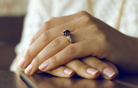  Top  Renunta cat mai curand la ele: 7 obiceiuri banale care iti distrug unghiile