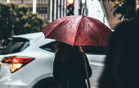 Cod GALBEN de ploi in 12 judete, pana vineri dimineata