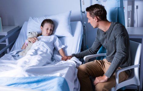 Deputat USR: Statul impune costuri de lux pentru cei care trebuie sa insoteasca un copil bolnav la spital