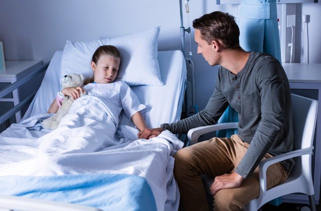 Deputat USR: Statul impune costuri de lux pentru cei care trebuie sa insoteasca un copil bolnav la spital