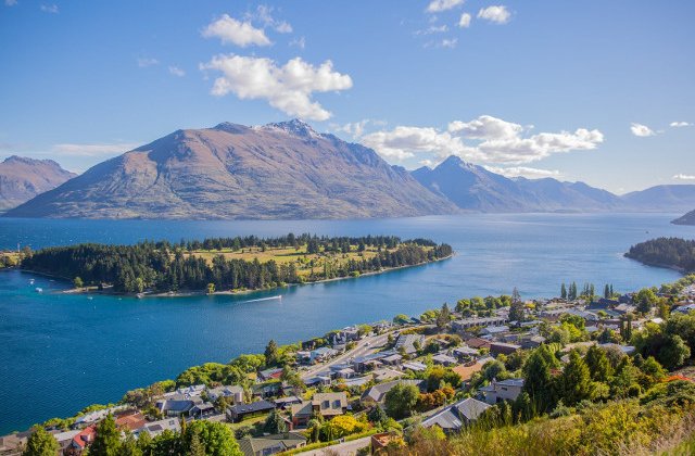 Noua Zeelanda va percepe turistilor o taxa de intrare pentru a proteja mediul