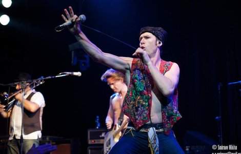 Zdob si Zdub canta in deschidere pentru Linkin Park