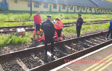 O femeie din Vaslui s-a aruncat de pe o pasarela, dupa ce a aflat ca fiul ei s-a sinucis