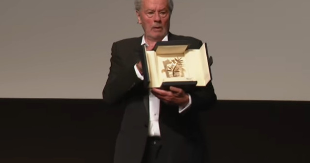 Alain Delon, premiat si omagiat la Festivalul de la Cannes: De multa vreme nu am mai plans atat de mult/ VIDEO