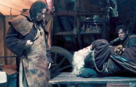  Top  8 practici dezgustatoare pentru ingrijirea dintilor in antichitate