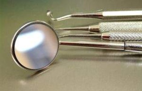 90% dintre romani au probleme dentare