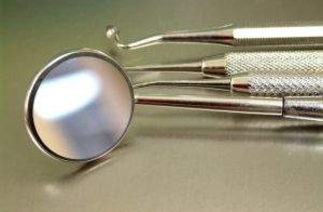 90% dintre romani au probleme dentare