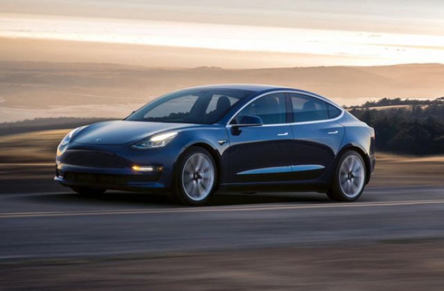 Elon Musk sustine ca Tesla risca sa ramana fara bani in 10 luni: "Avem nevoie de masuri radicale pentru reducerea costurilor"