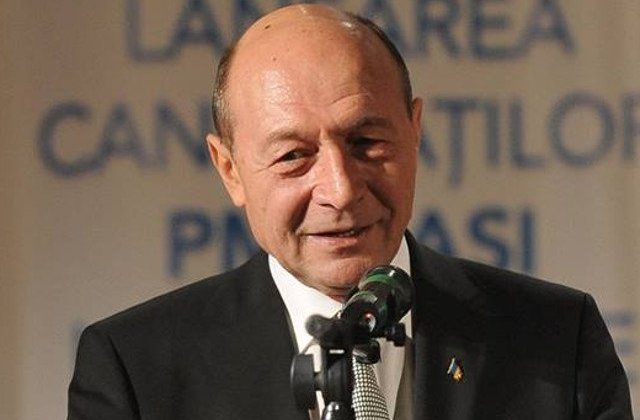 Basescu: Indemn toti oamenii sa mearga la referendum sa voteze DA, chiar daca nu inteleg a doua intrebare