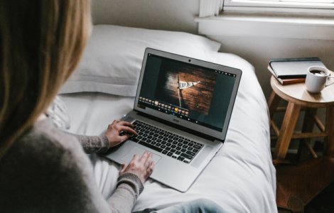 Domeniile in care se munceste cel mai mult de acasa