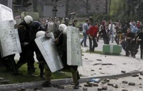 Voronin acorda amnistie protestatarilor