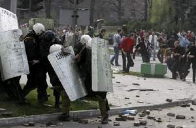 Voronin acorda amnistie protestatarilor