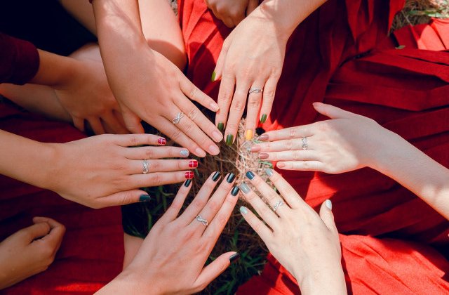 8 idei deosebite de cadouri pentru domnisoarele de onoare