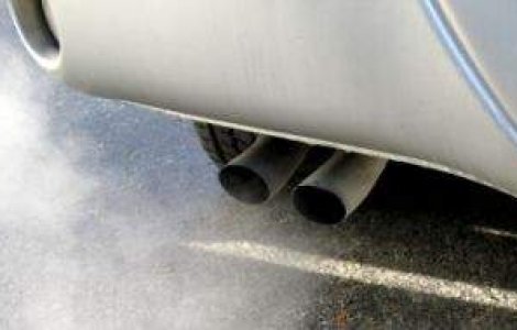 Masini la mana a doua schimbate pe terenuri sau cladiri