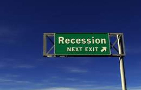 FMI: Economia mondiala va intra intr-o recesiune mai lunga si mai grava decat cele anterioare