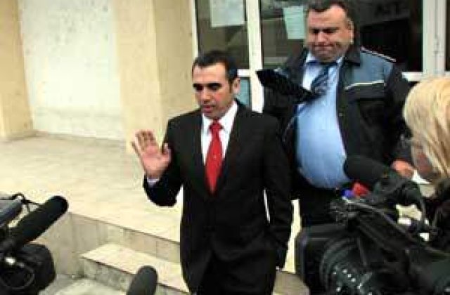 DNA a gasit,in biroul lui Penescu,date despre spagile patronului FC Arges catre Gheorghe Constantin 