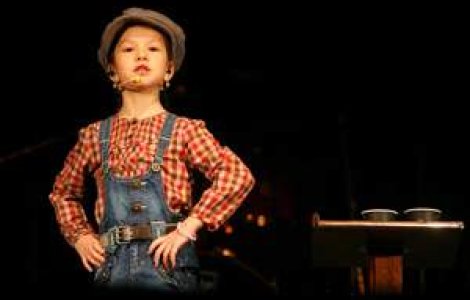 Cleopatra Stratan asculta Parazitii