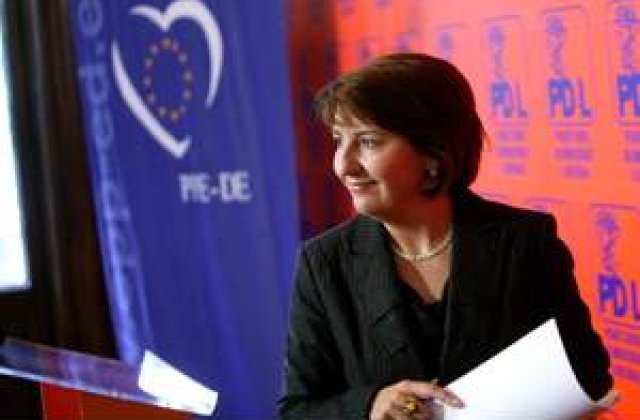 Sulfina Barbu ii cere lui Geoana sa nu faca din familiile politicienilor tinte de campanie