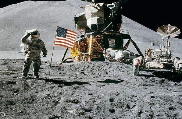 Neil Armstrong ofera DOVADA clara ca omul a ajuns pe Luna