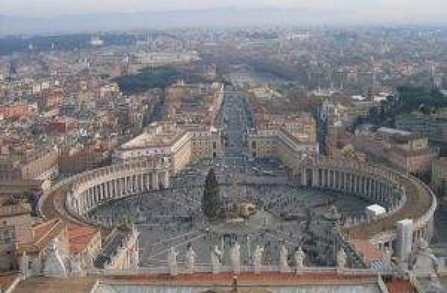 Presa italiana: Un cardinal se afla printre informatorii de la Vatican