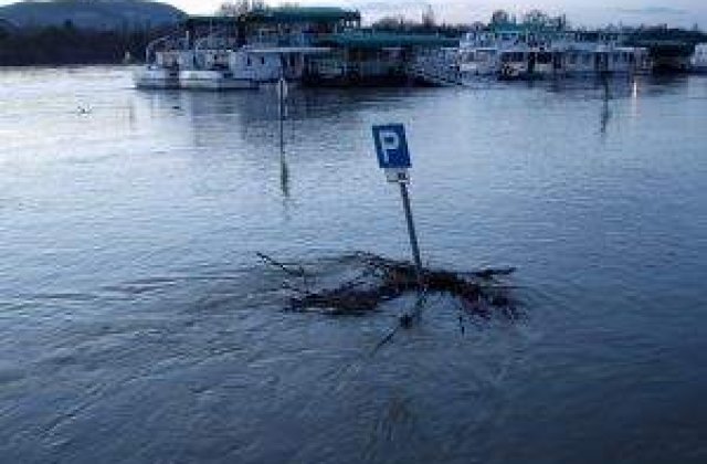 Guvernul se pregateste pentru noi inundatii "costisitoare"