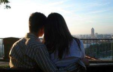 Studiu: Barbatii sunt atrasi de femeile mai putin inteligente