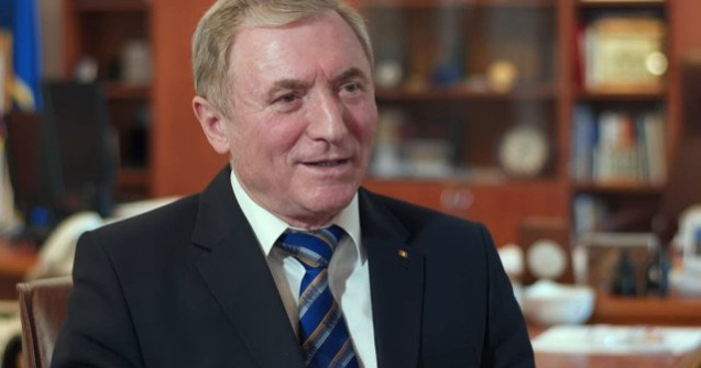 Augustin Lazar: "Am plecat cand am hotarat eu, dupa indeplinirea misiunii profesionale". Toader: "Interesanta afirmatia lui Augustin Lazar"