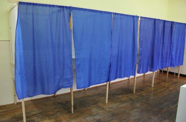 Mama primarului din Constanta a vrut sa introduca in urna 5 buletine de vot