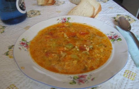 "Dieta mioritica": 46% dintre romani sunt supraponderali