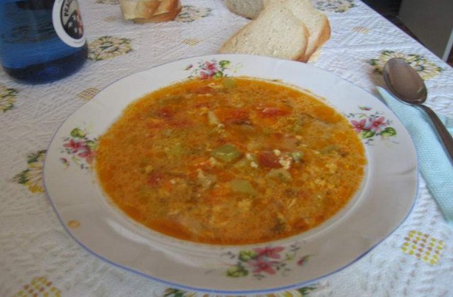 "Dieta mioritica": 46% dintre romani sunt supraponderali