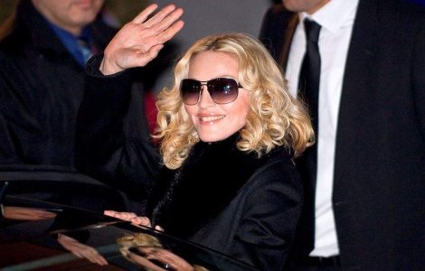  Video  Madonna a cantat hitul "Born This Way" al lui Lady Gaga