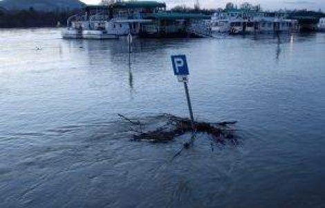 Codul portocaliu de inundatii a fost prelungit pana joi