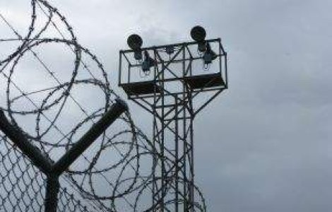 Ce fac teroristii in Romania: Planuiesc evadari ale interlopilor