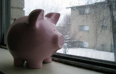 Guvernul majoreaza accizele: Noi scumpiri pentru motorina si tigari