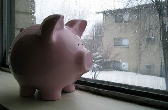 Guvernul majoreaza accizele: Noi scumpiri pentru motorina si tigari