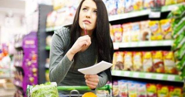 Studiu: Utilizarea telefonului mobil la cumparaturi creste cu 41% suma cheltuita