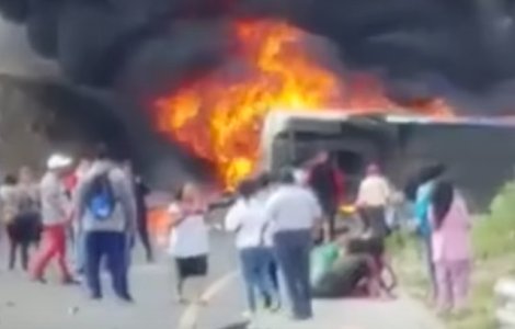 21 de morti si peste 30 de raniti, dupa ciocnirea unui autobuz cu un camion, in Mexic / VIDEO
