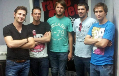  Audio  Les Elephants Bizarres lanseaza primul single in limba romana