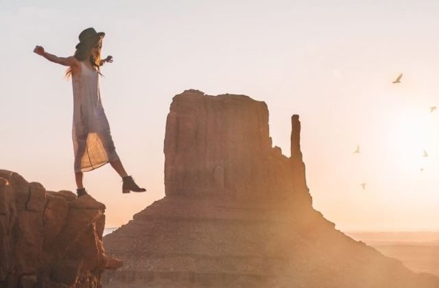 Copilaria e o stare fara varsta: 10+ citate pentru copilul din tine