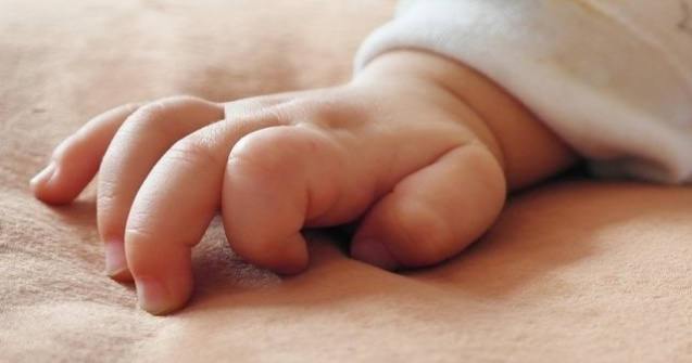 Doua cazuri de meningita la copii in Valea Jiului. Un copil de 8 luni a murit