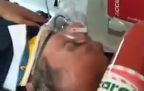 Pacient intubat, batjocorit in ambulanta de un paramedic: `Ba, vrei ba un parizer? Ia in cap un parizer!` / VIDEO