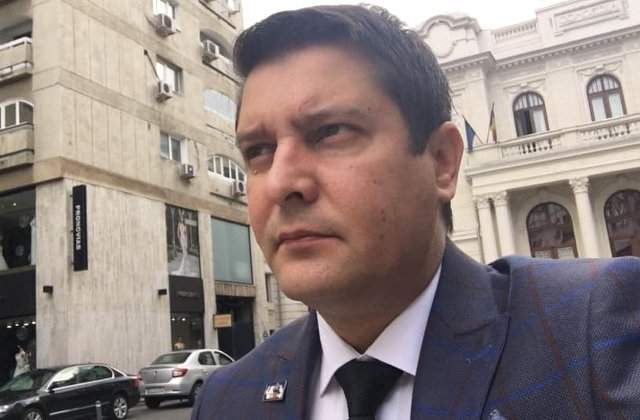 Bogdan Banica: Carmen Dan, spune-ne concret, cati dintre noi trebuie sa mai moara ca sa pleci?